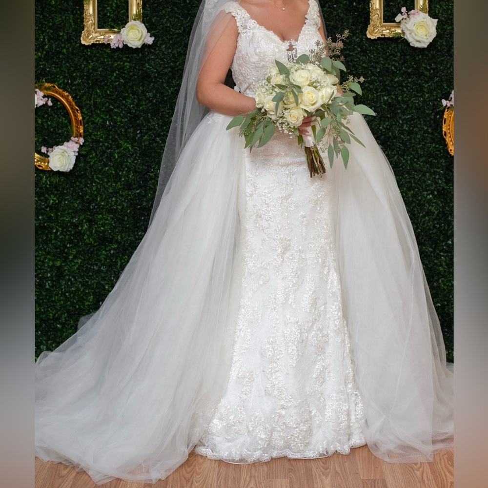 Wedding dress